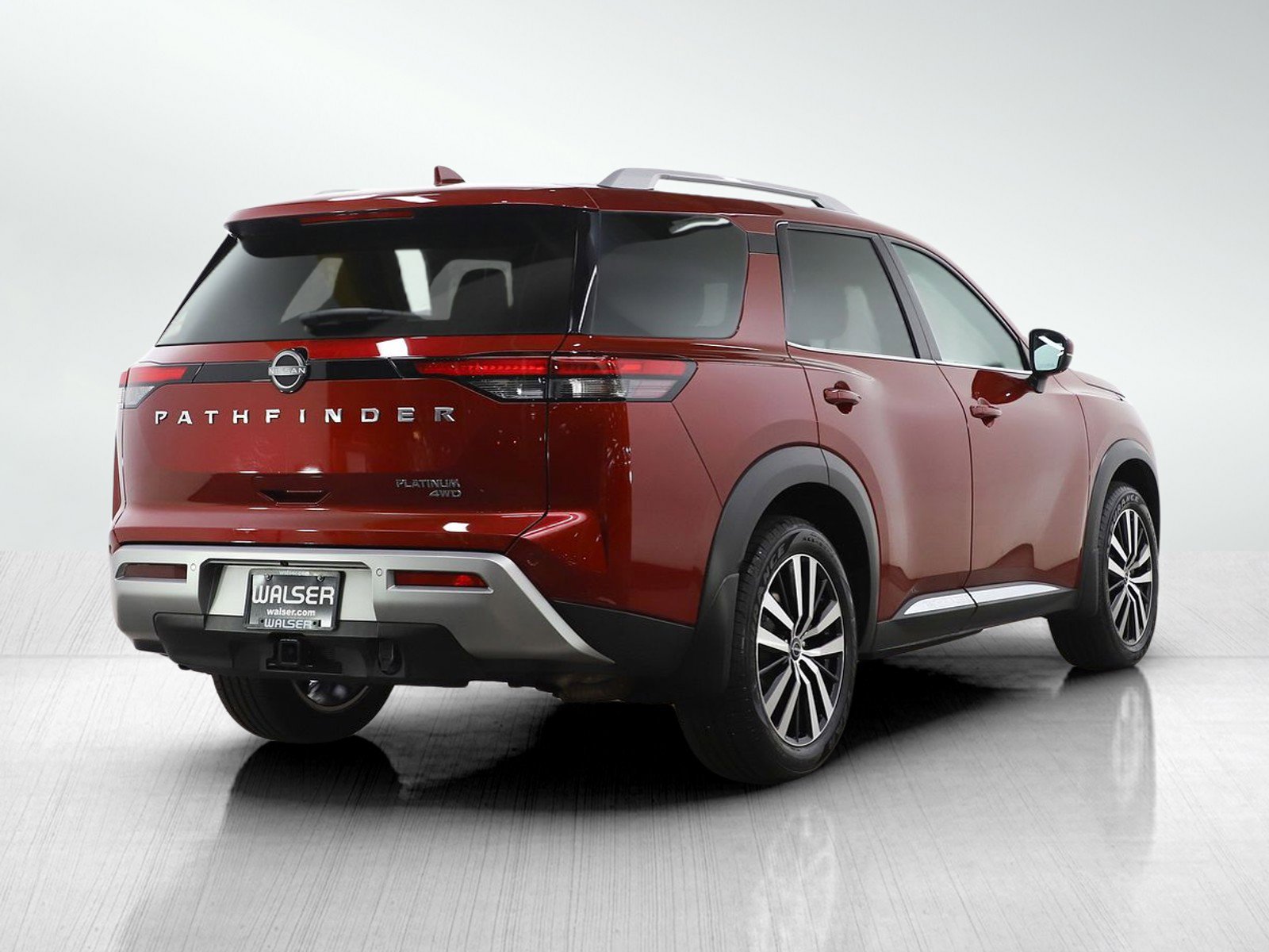 Used 2024 Nissan Pathfinder Platinum AWD/4WD image 6