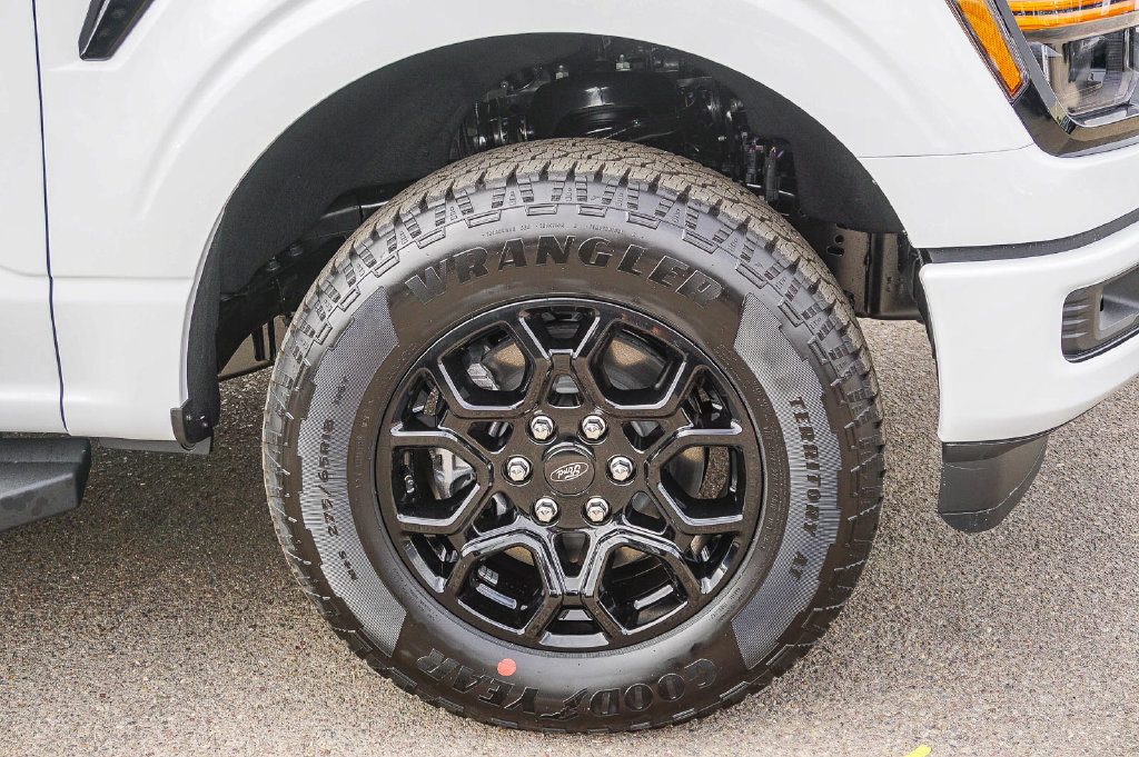 New 2026 Ford F150 XLT w/ XLT Black Appearance Package AWD/4WD image 9