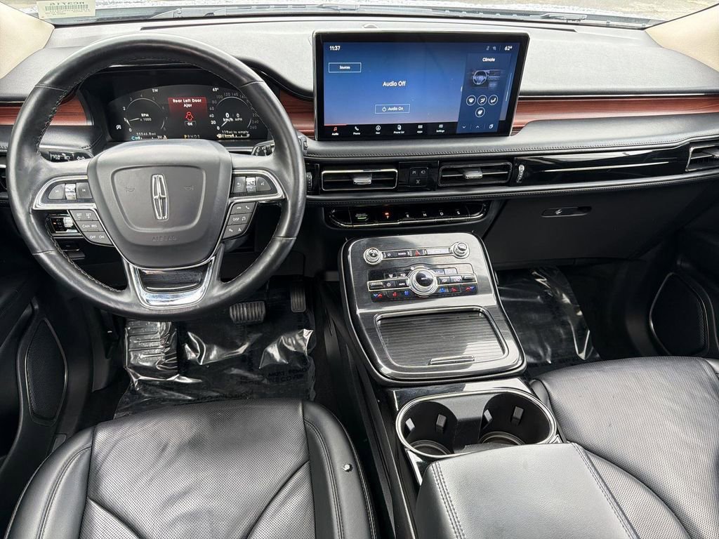 Used 2023 Lincoln Nautilus Reserve image 7
