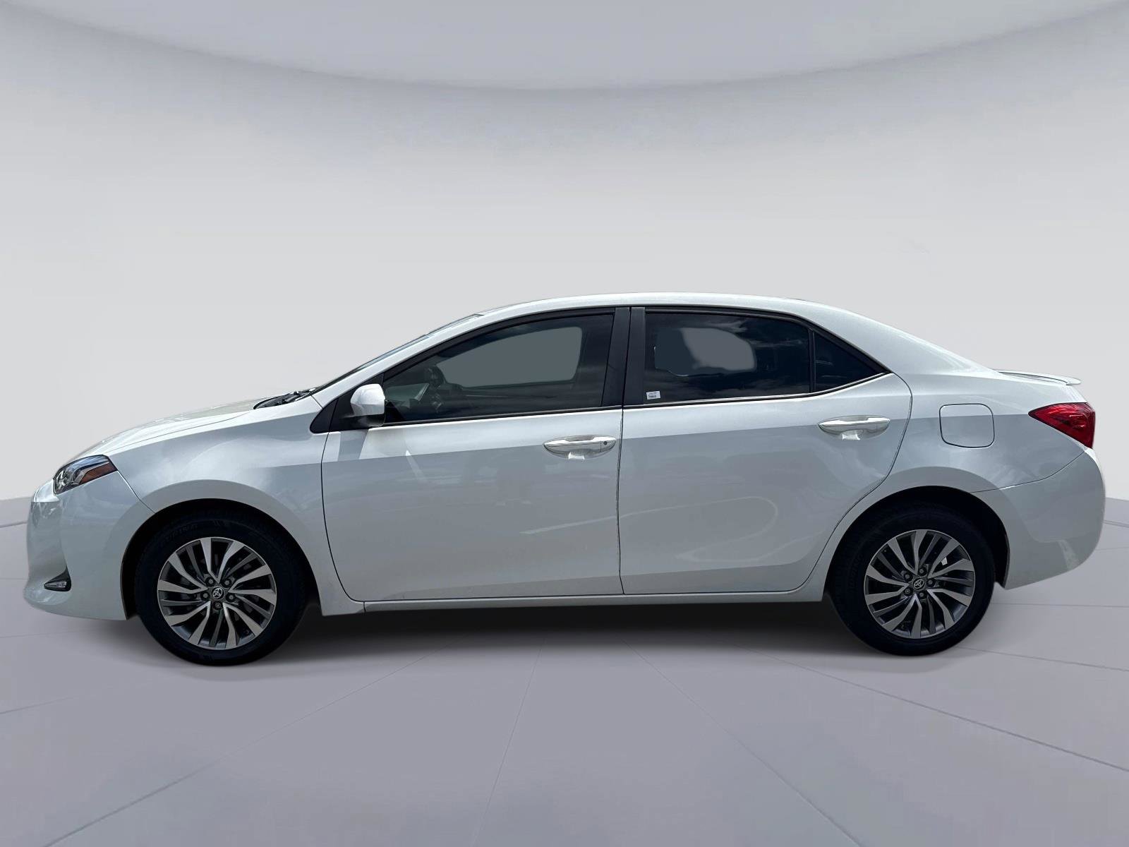 Used 2019 Toyota Corolla XLE image 7