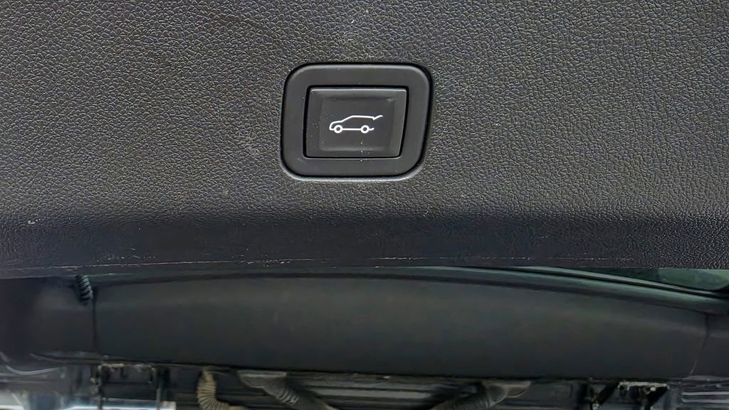 Used 2024 Chevrolet Tahoe LT AWD/4WD image 13