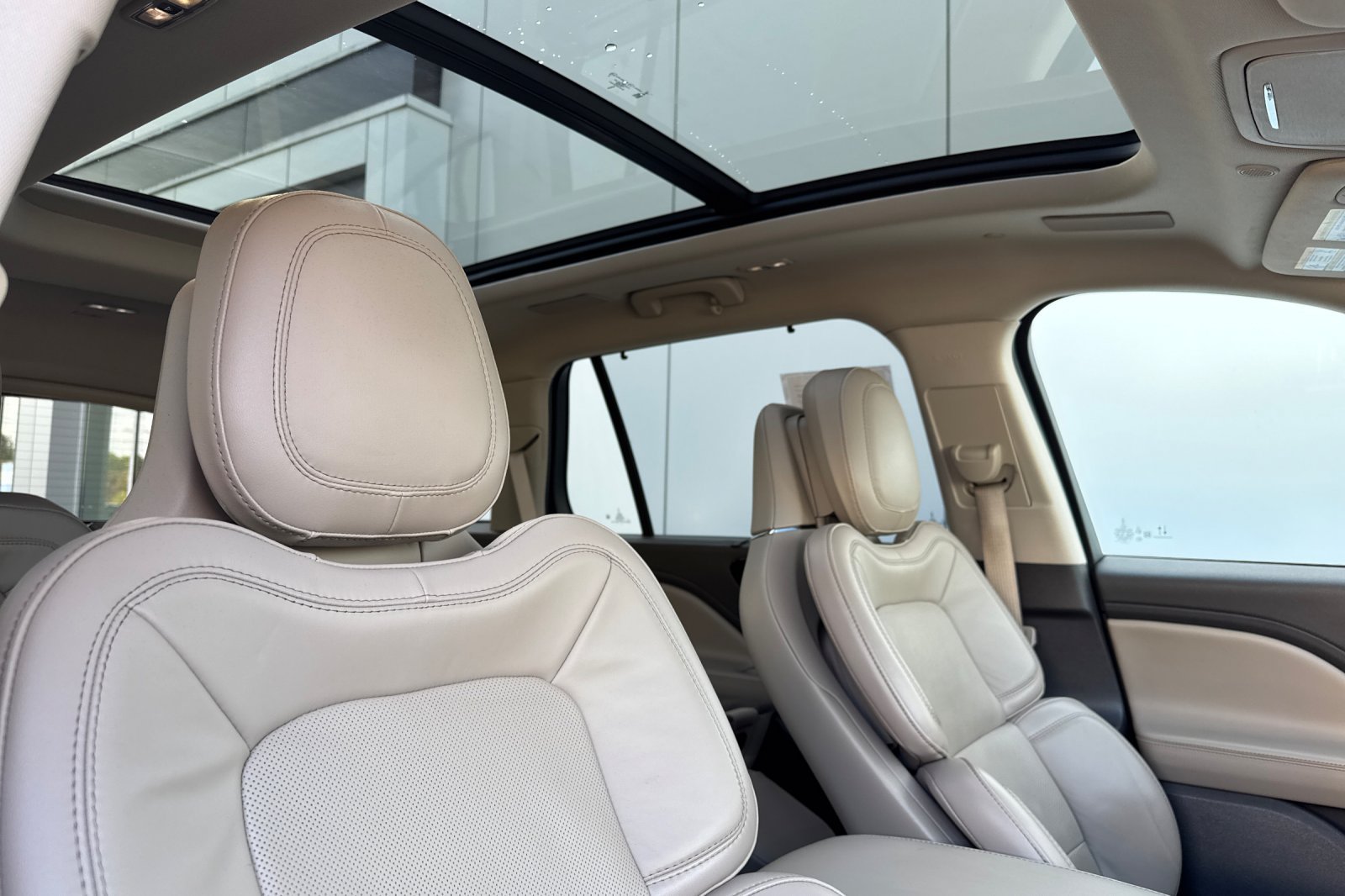 Certified 2023 Lincoln Aviator Reserve w/ Equipment Group 201A AWD/4WD image 18