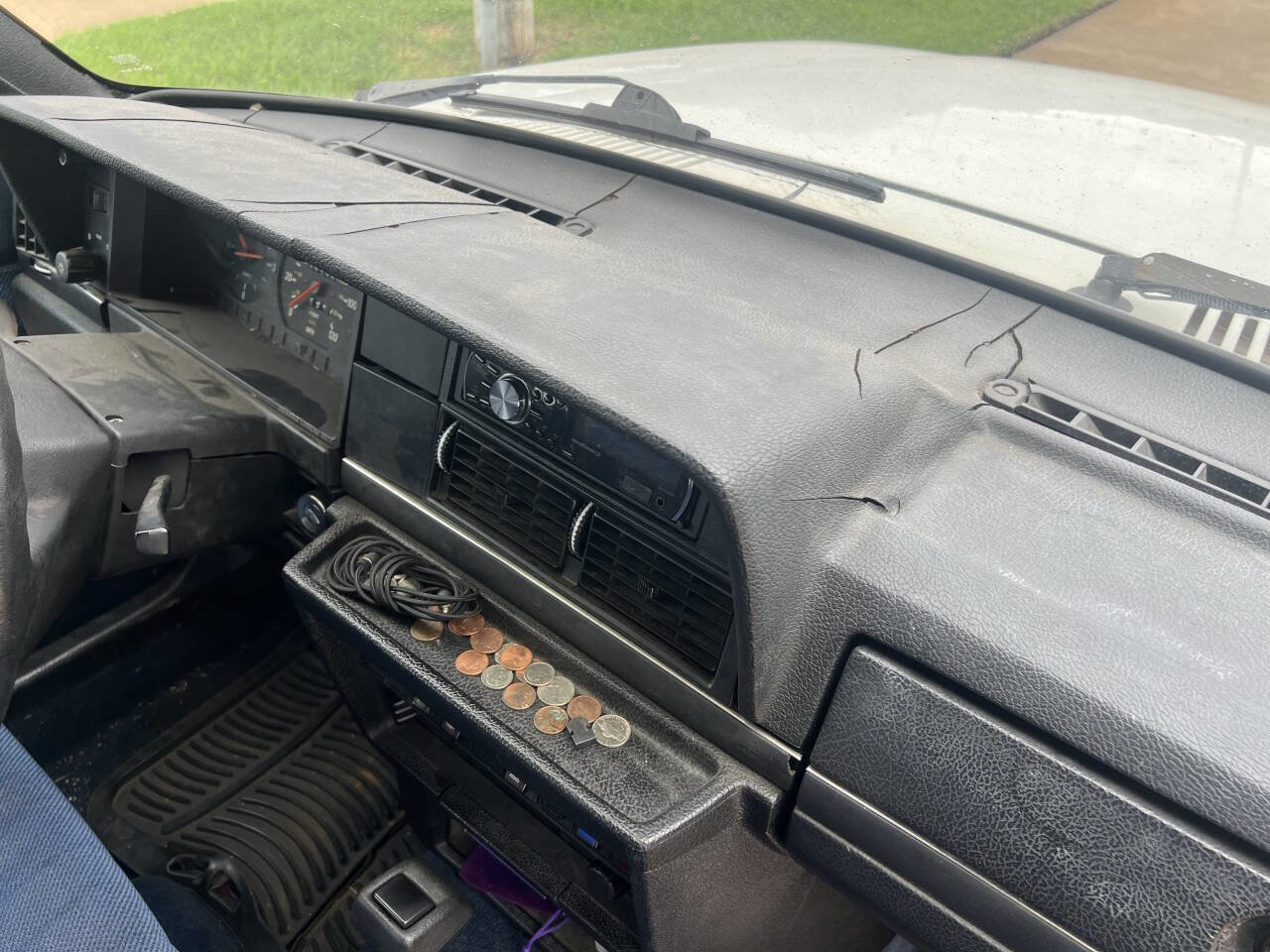 Used 1991 Volvo 240 Sedan RWD image 29