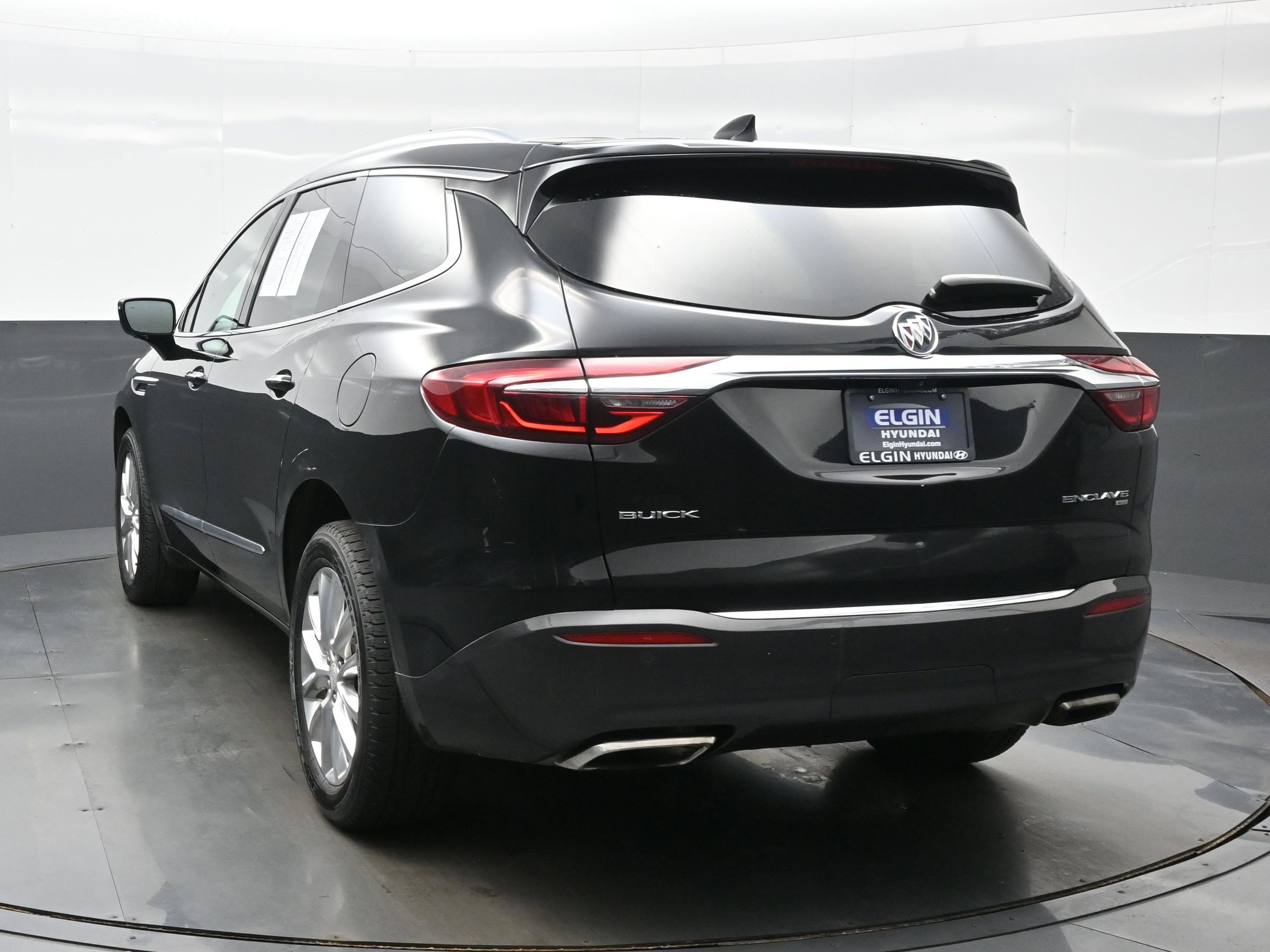 Used 2018 Buick Enclave Premium w/ Experience Buick Package image 4