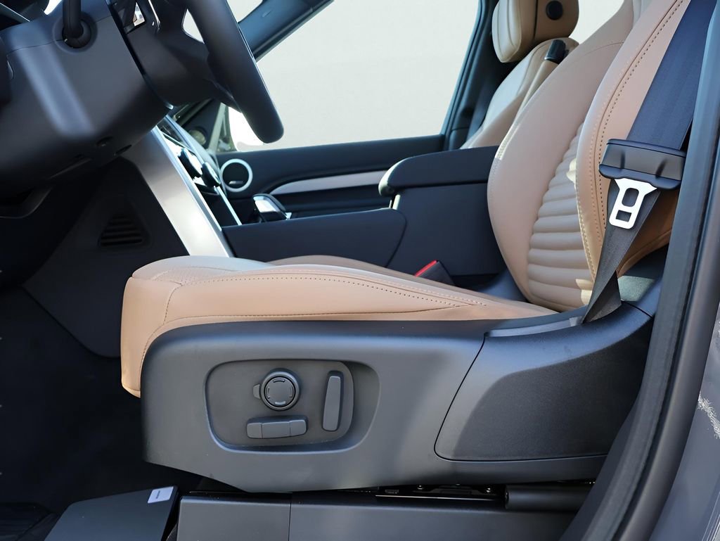 New 2026 Land Rover Discovery Limited Edition image 38