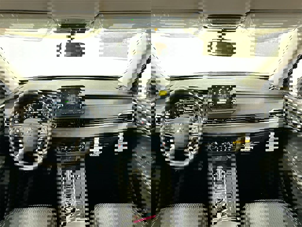 New 2025 Mitsubishi Outlander ES image 19