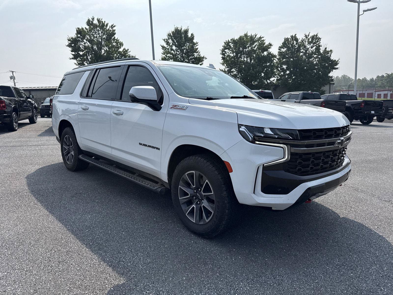Used 2021 Chevrolet Suburban Z71 w/ Z71 Signature Package AWD/4WD image 3