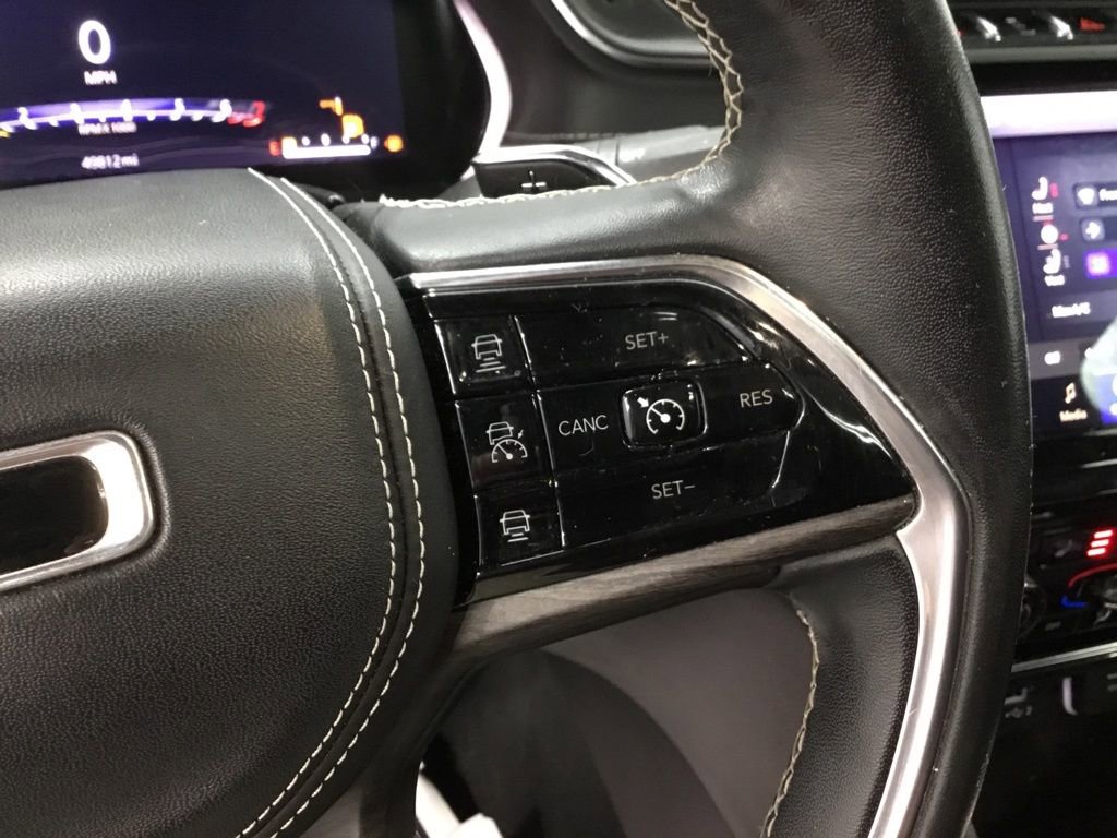 Used 2022 Jeep Grand Cherokee Overland image 12