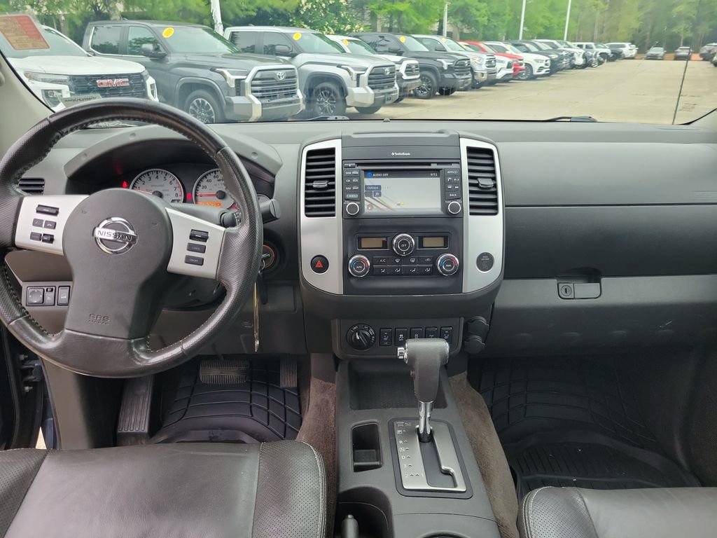 Used 2015 Nissan Frontier PRO-4X w/ Pro-4x Luxury Package AWD/4WD image 18
