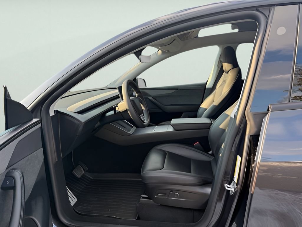 Used 2026 Tesla Model Y Long Range image 14