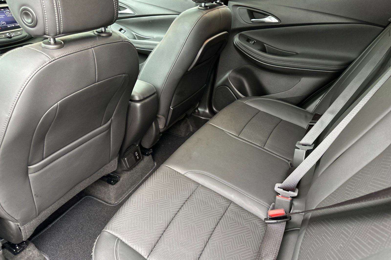 Certified 2023 Buick Encore GX Essence w/ Experience Buick Package image 13