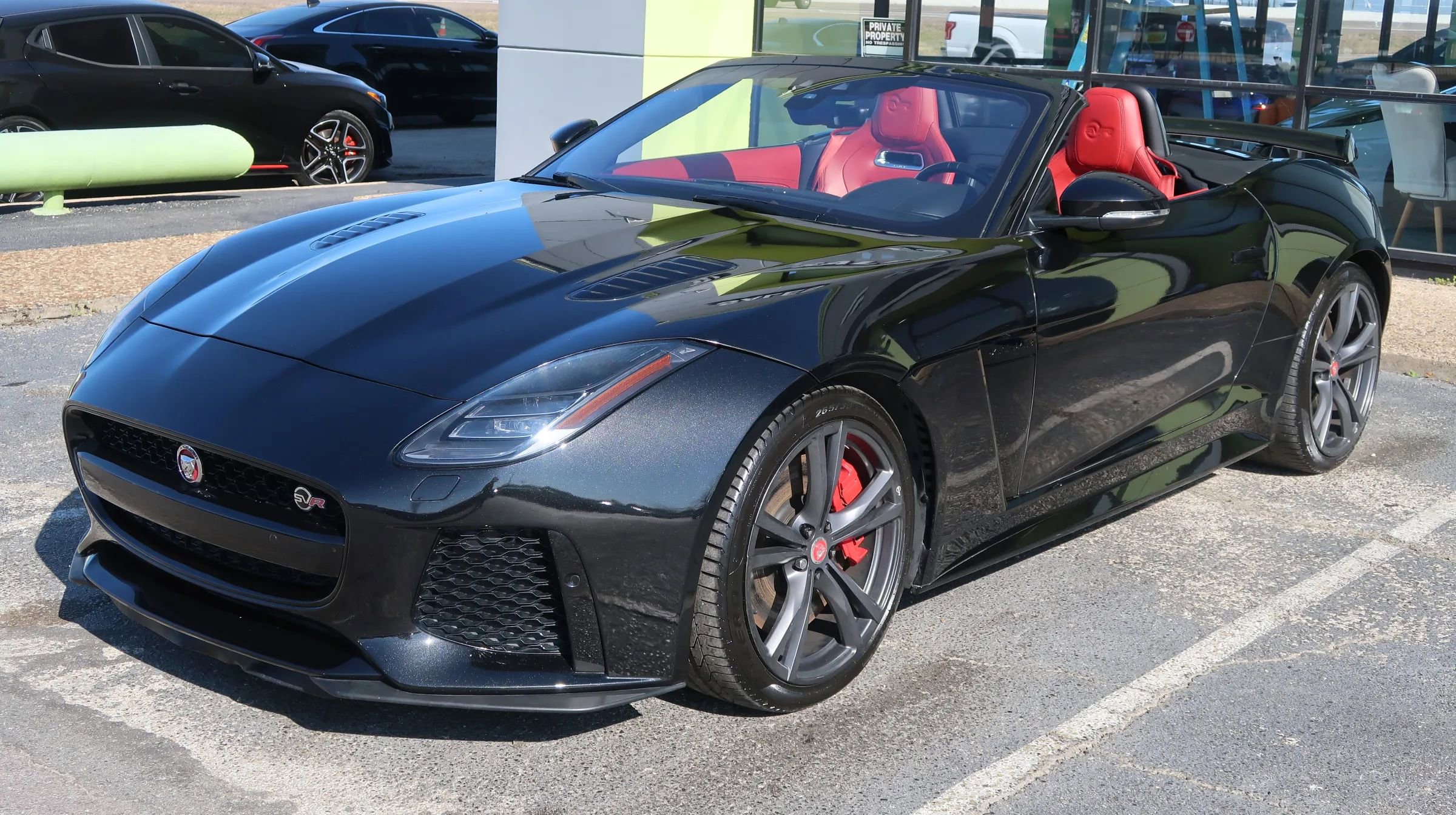 Used 2020 Jaguar F-TYPE SVR image 23