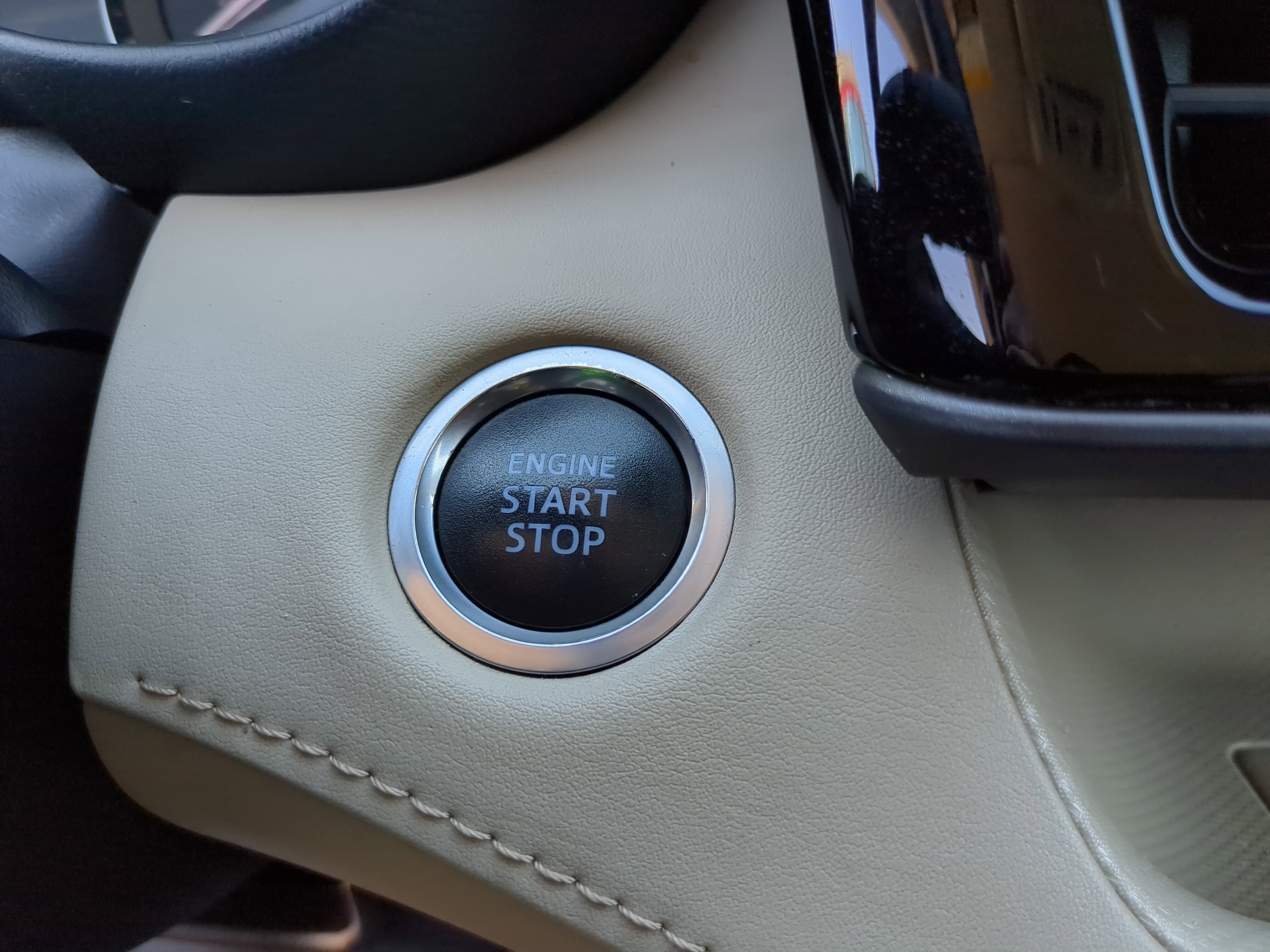 Used 2020 Toyota Highlander XLE image 31