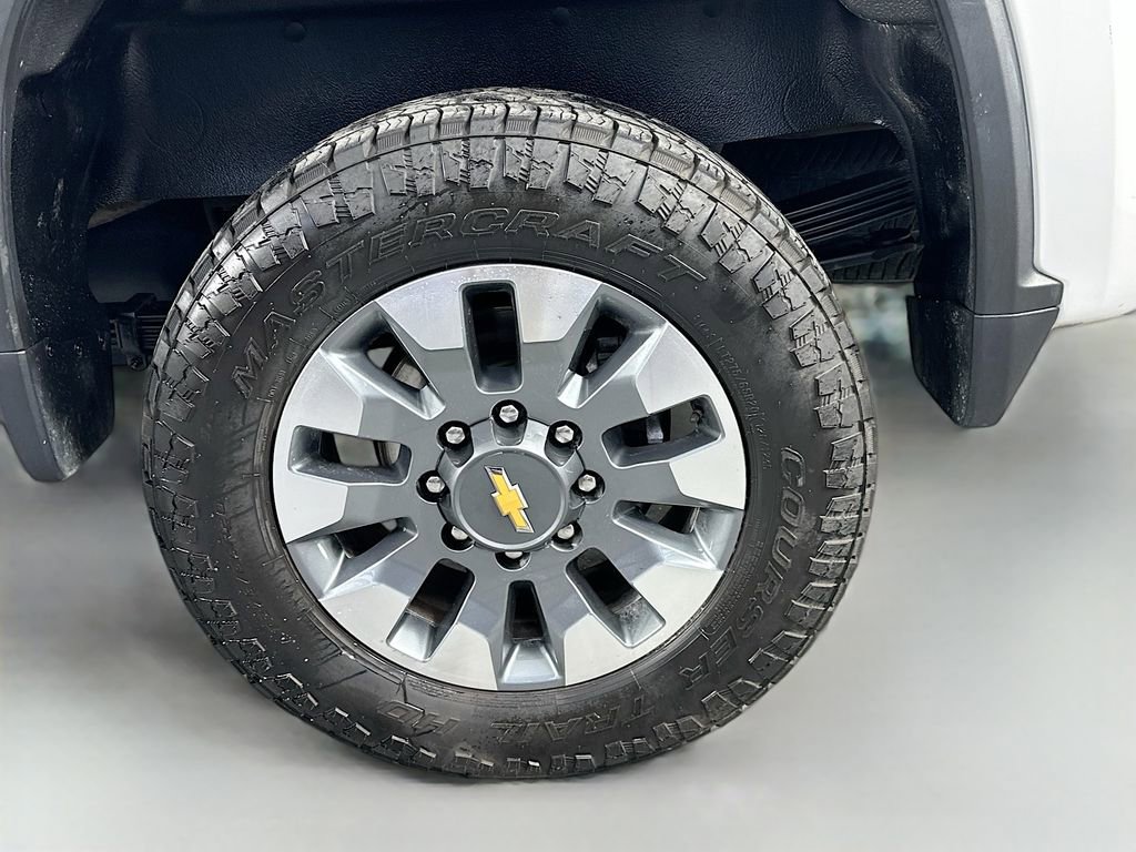Used 2023 Chevrolet Silverado 2500 Custom AWD/4WD image 34