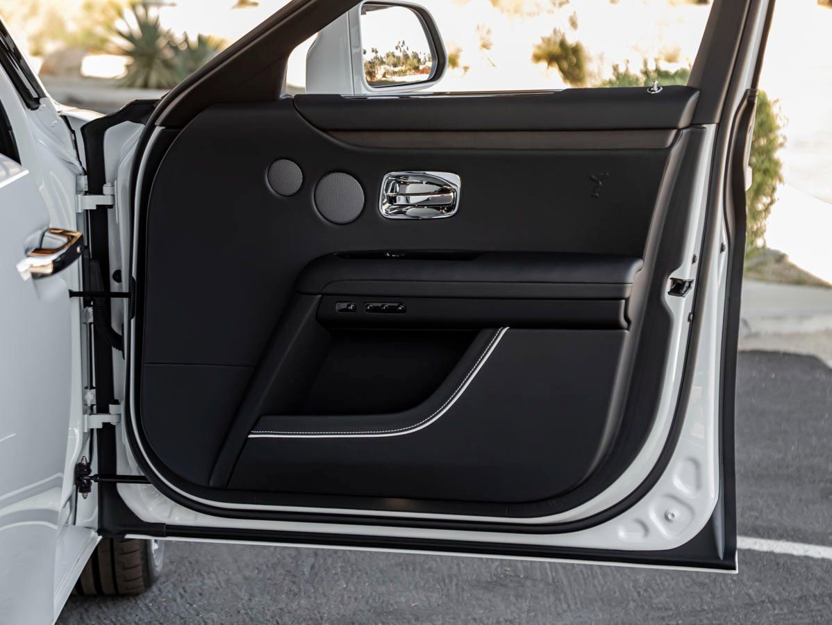 Used 2024 Rolls-Royce Ghost image 28