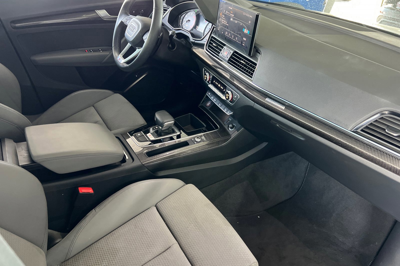 Used 2022 Audi SQ5 Premium w/ Convenience Package image 16