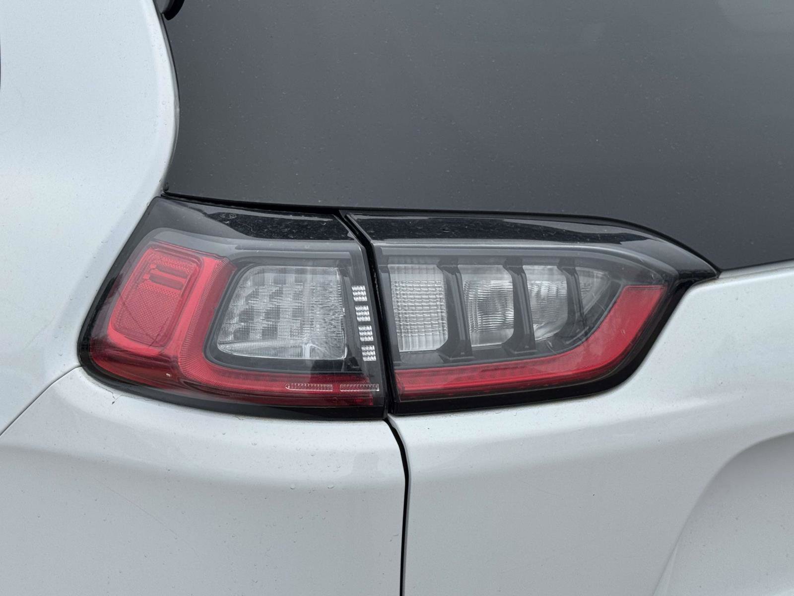 Used 2019 Jeep Cherokee Limited AWD/4WD image 8