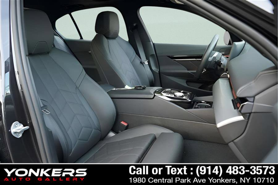 Used 2024 BMW 530i xDrive image 37