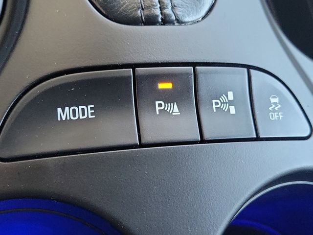 Used 2017 Chevrolet Volt Premier w/ Driver Confidence II Package FWD image 18