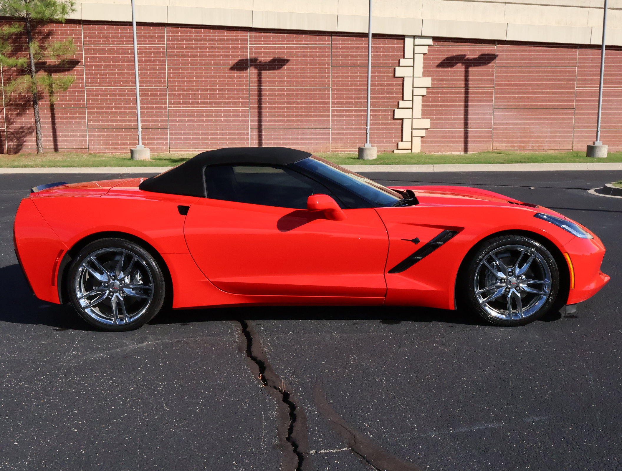 Used 2019 Chevrolet Corvette Stingray Convertible w/ 3LT Preferred Equipment Group RWD image 38