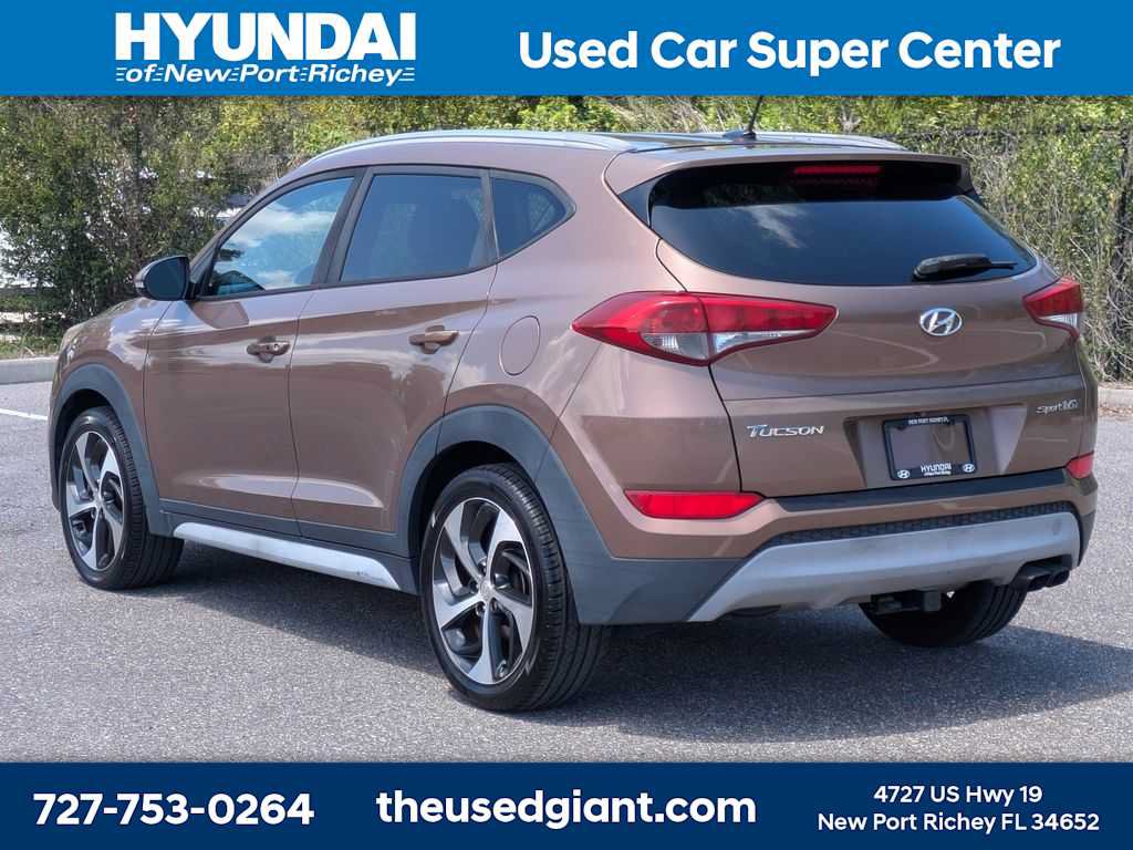 Used 2017 Hyundai Tucson Sport FWD image 3