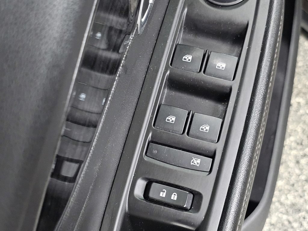 Used 2014 Buick Encore Convenience FWD image 29