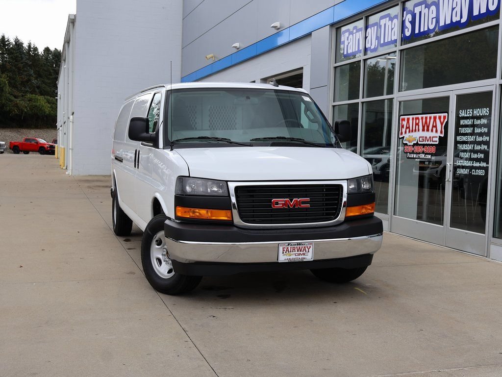 New 2025 GMC Savana 3500 Extended w/ Driver Convenience Package RWD image 34