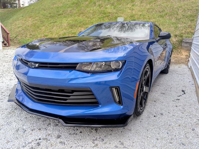 Used 2017 Chevrolet Camaro LT w/ Technology Package image 4