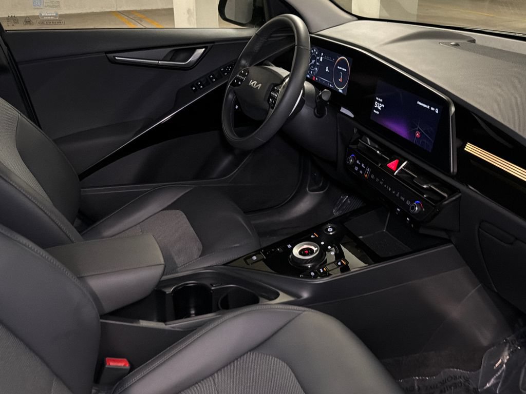 Certified 2024 Kia Niro Wind FWD image 14