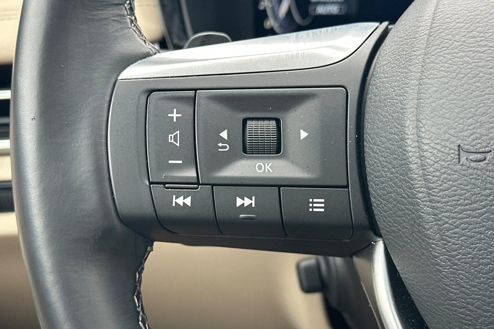 Certified 2025 INFINITI QX60 Sensory AWD/4WD image 38