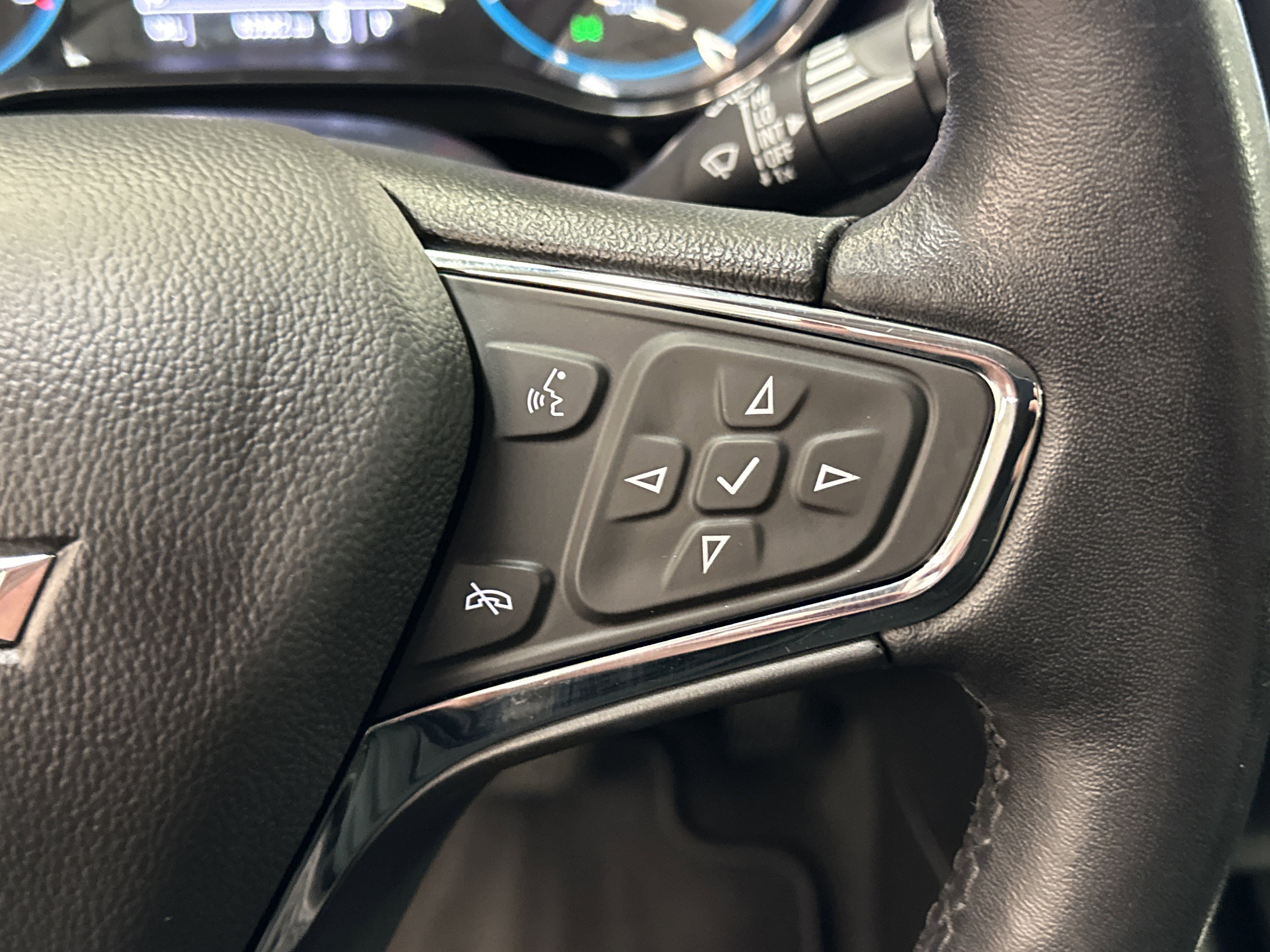 Used 2018 Chevrolet Cruze Premier image 31