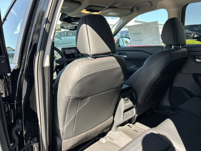 New 2027 Nissan Rogue SV AWD/4WD image 18