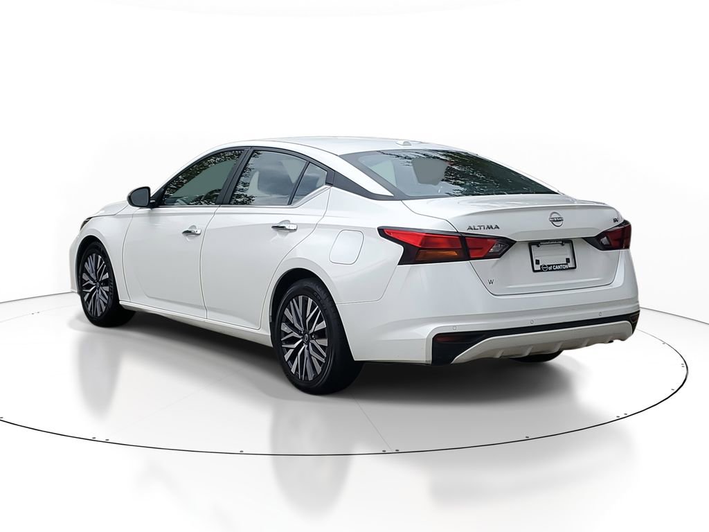 Used 2023 Nissan Altima 2.5 SV image 3