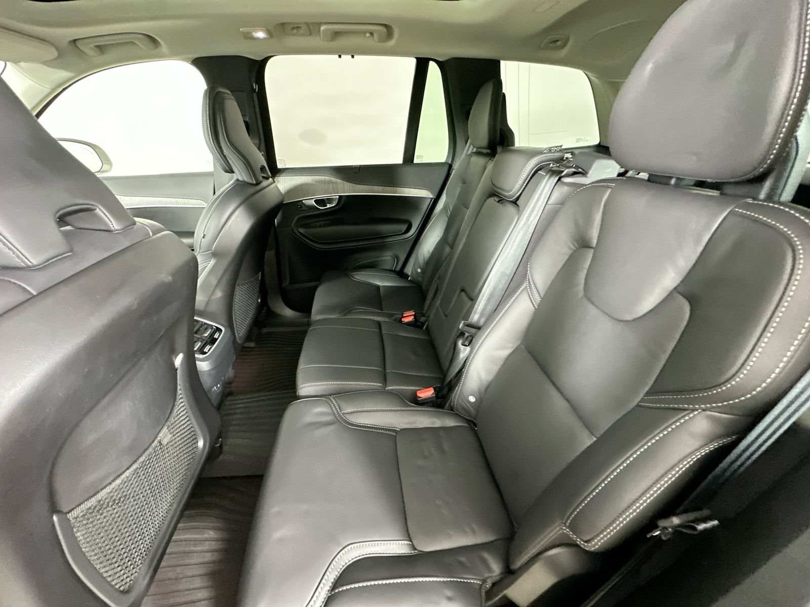 Used 2024 Volvo XC90 B6 Ultimate w/ Protection Package Premier AWD/4WD image 39