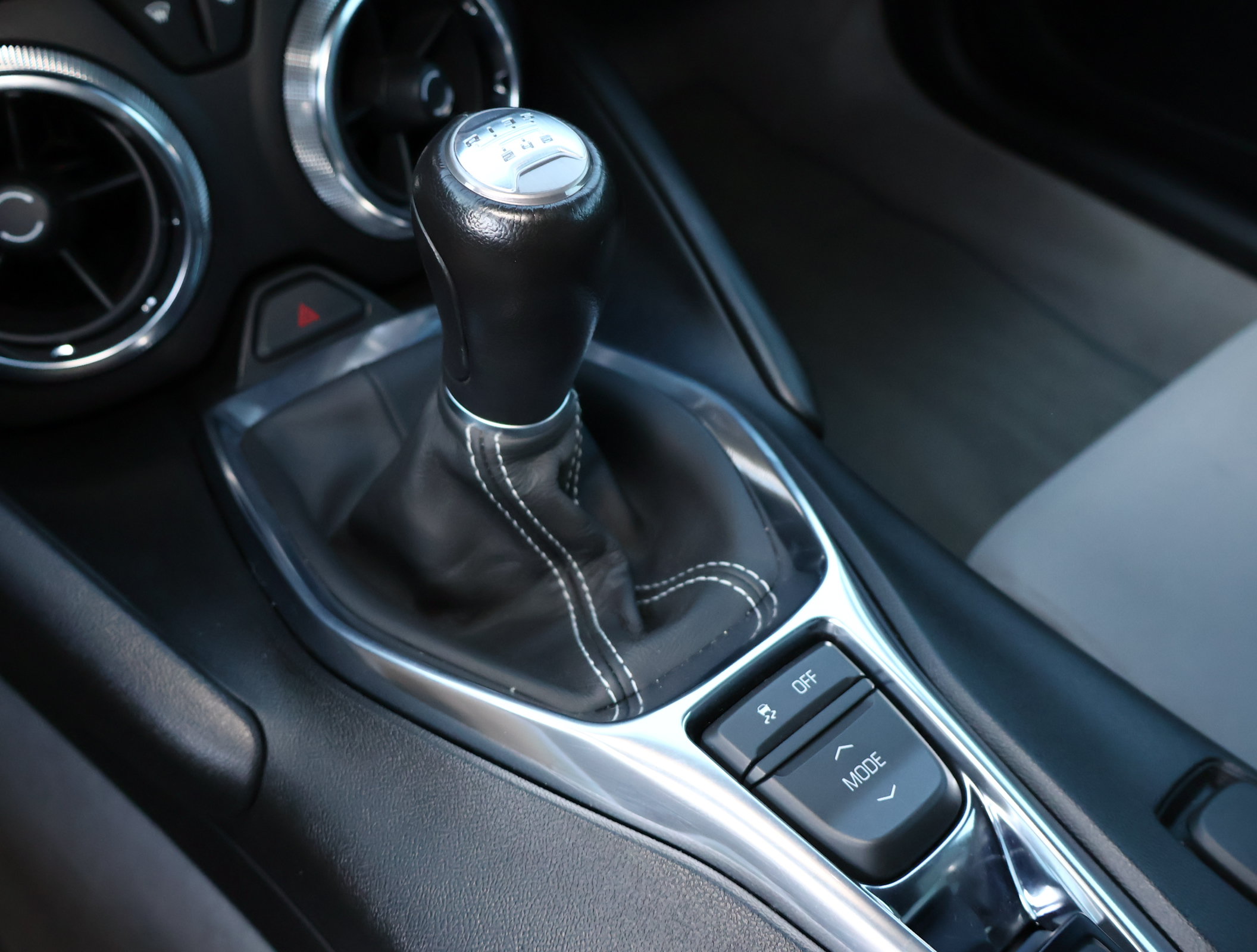 Used 2023 Chevrolet Camaro LT RWD image 17