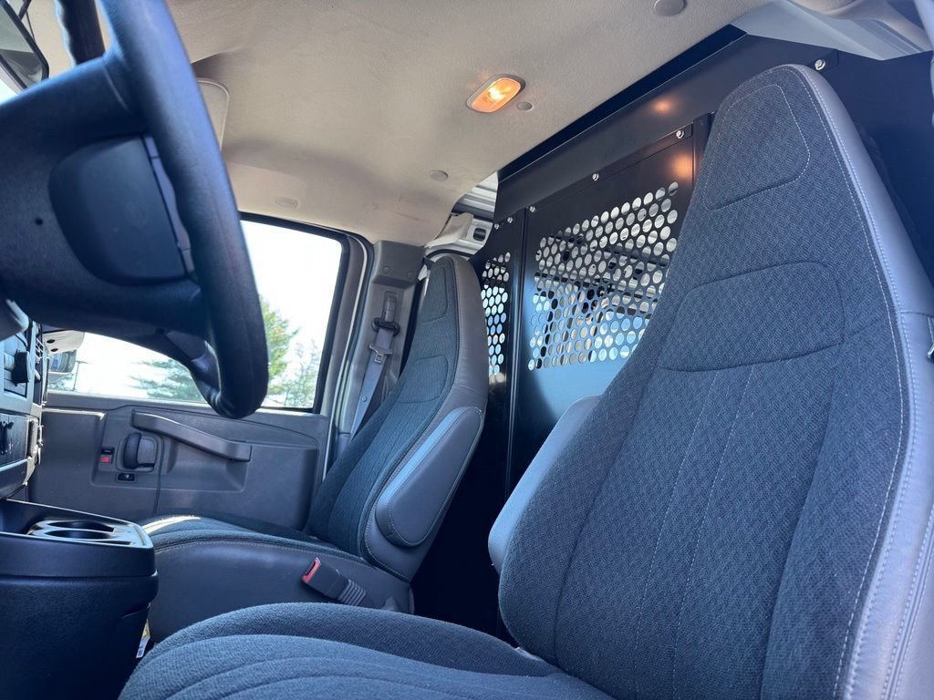 Used 2025 Chevrolet Express 2500 w/ Driver Convenience Package RWD image 16