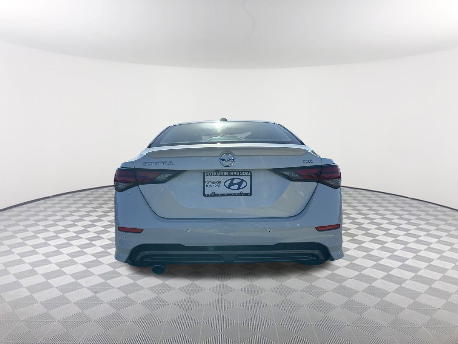 Used 2023 Nissan Sentra SR w/ SR Premium Package image 8