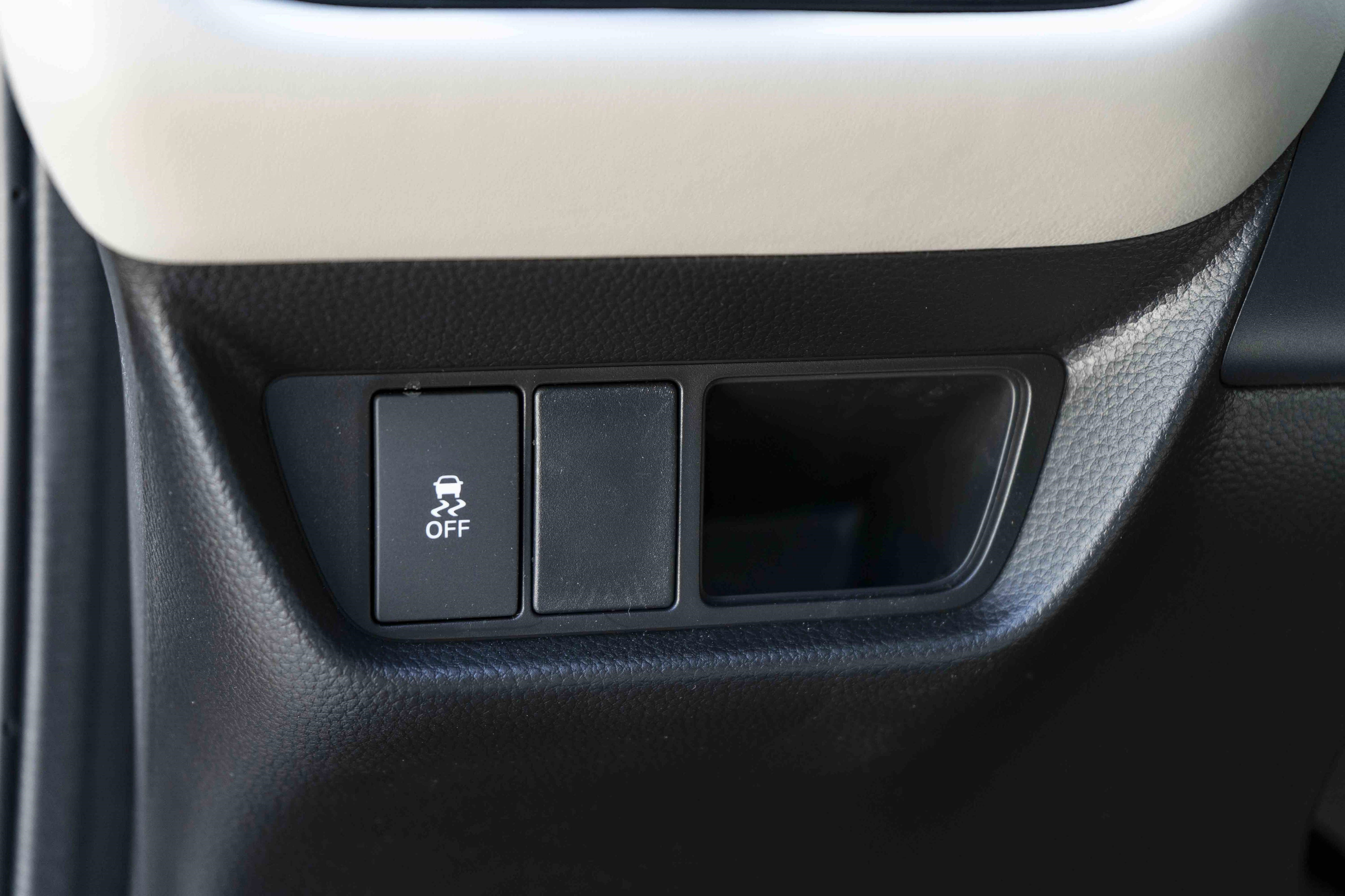 Used 2026 Honda HR-V LX image 40