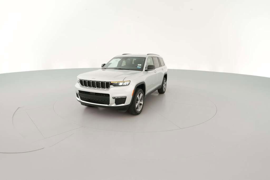 New 2025 Jeep Grand Cherokee L Limited image 3