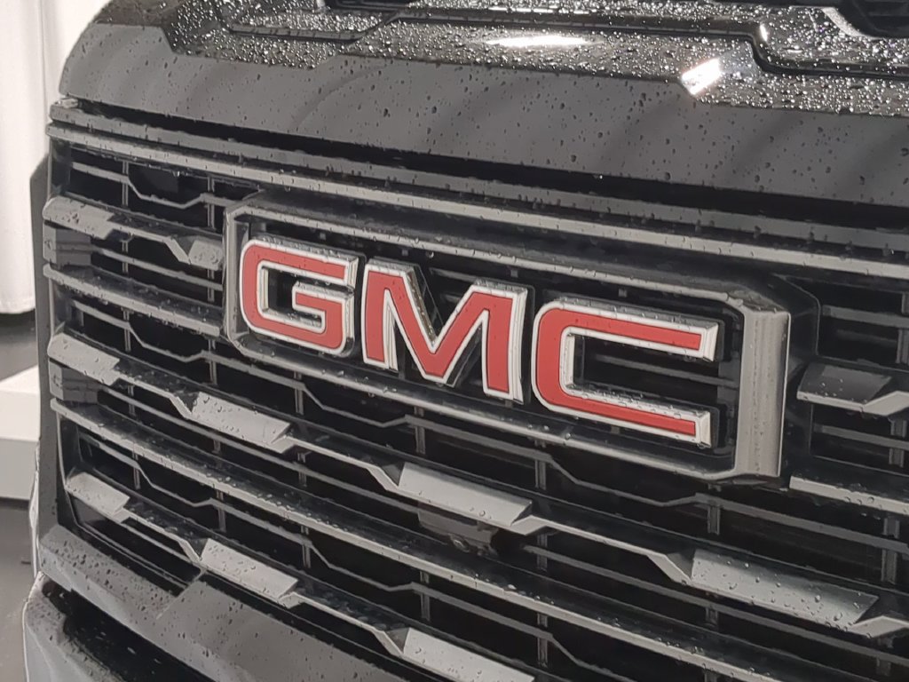 Used 2024 GMC Sierra 2500 AT4 w/ AT4 Premium Plus Package AWD/4WD image 15