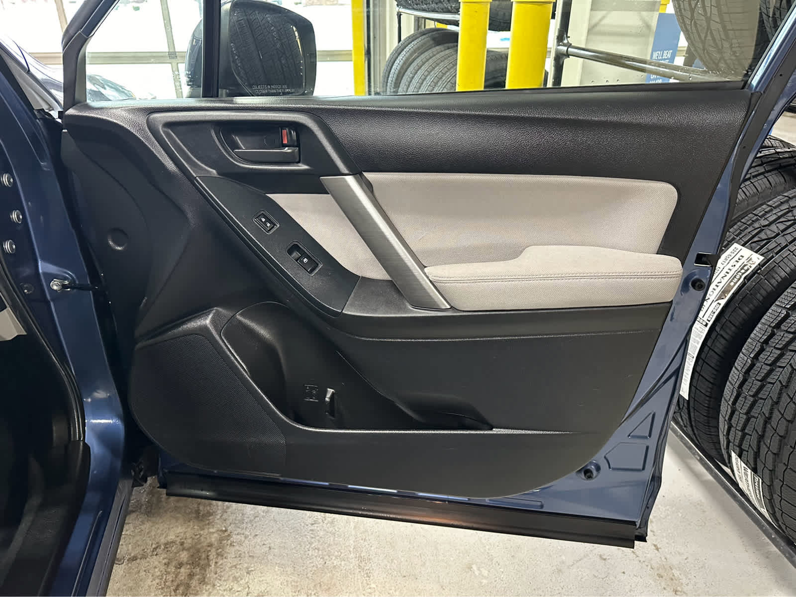 Used 2014 Subaru Forester 2.5i Premium w/ All-Weather Package image 37