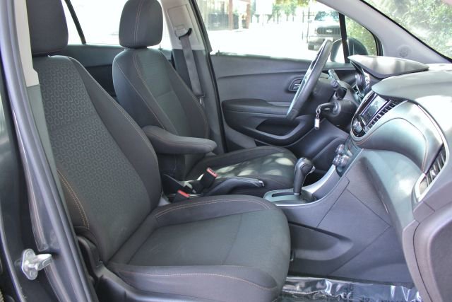 Used 2020 Chevrolet Trax LS image 19