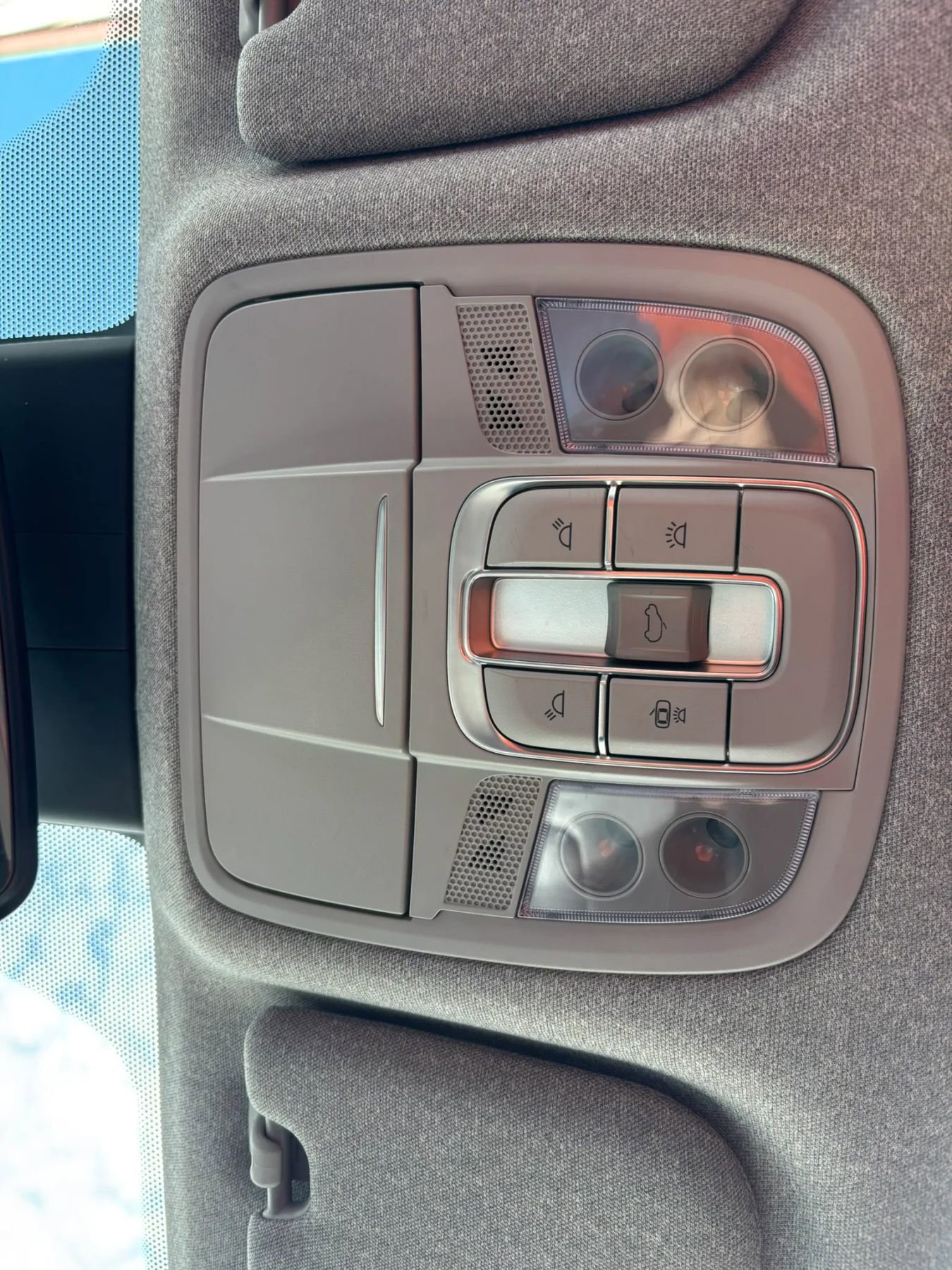 Used 2019 Hyundai Santa Fe Limited w/ Cargo Package image 26