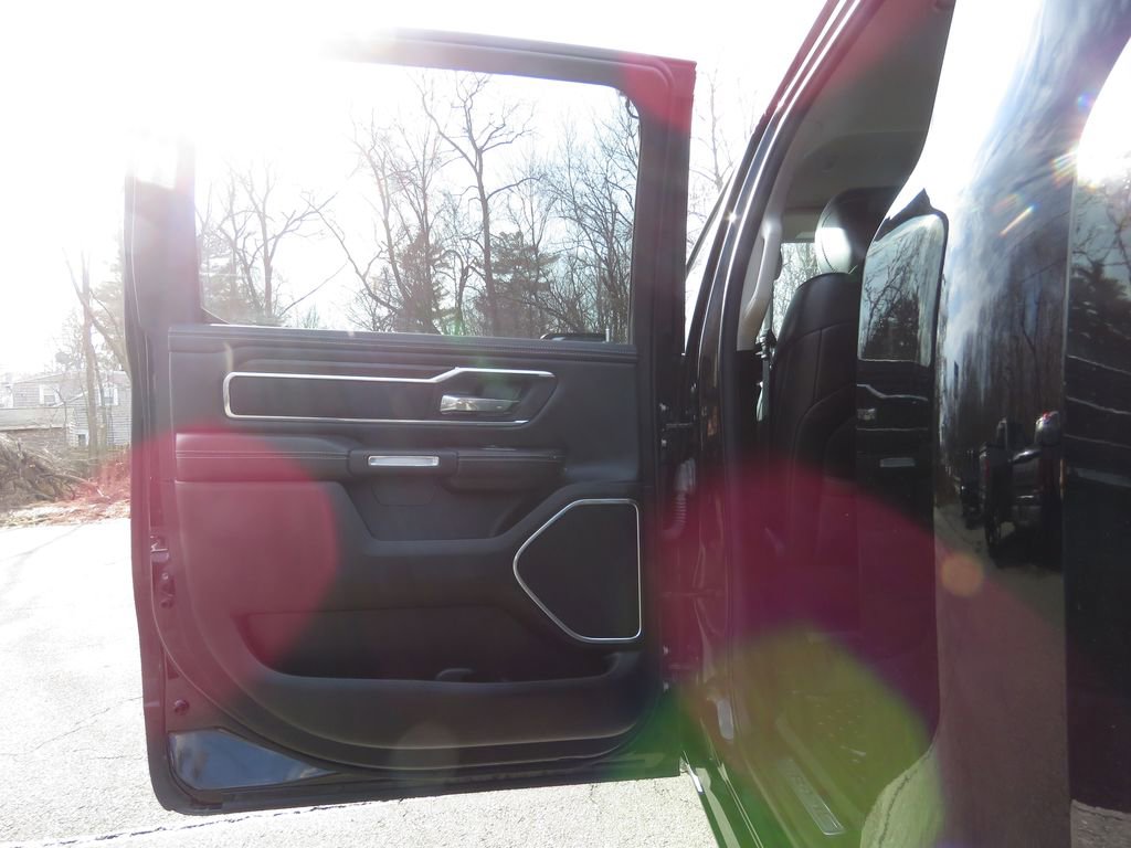 Used 2022 RAM 1500 Laramie AWD/4WD image 18