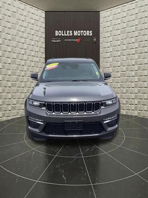Used 2023 Jeep Grand Cherokee Limited w/ Luxury Tech Group II AWD/4WD image 11
