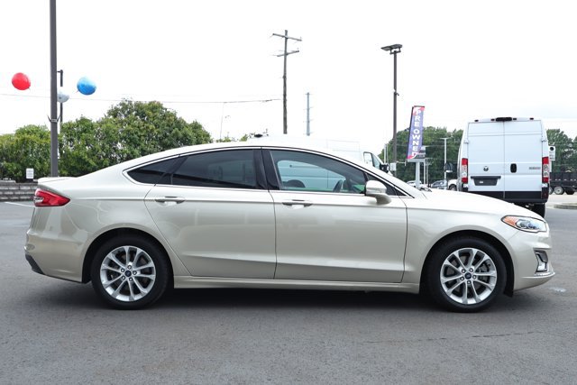 Used 2019 Ford Fusion Energi Titanium FWD image 4
