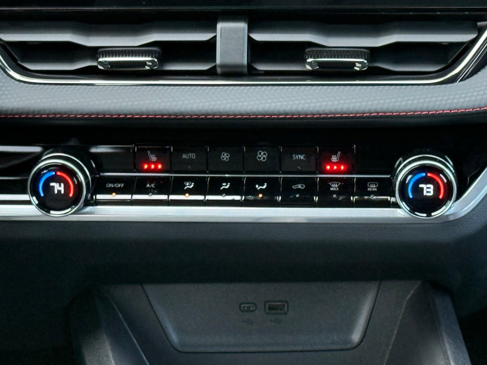 Used 2025 Chevrolet Equinox RS image 23