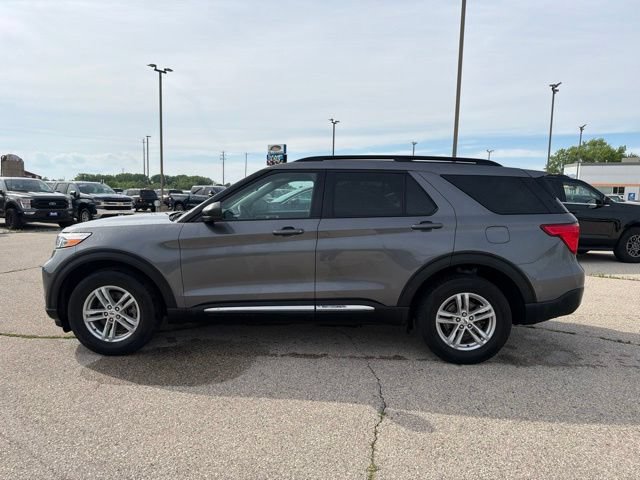 Used 2024 Ford Explorer XLT w/ Equipment Group 202A AWD/4WD image 6