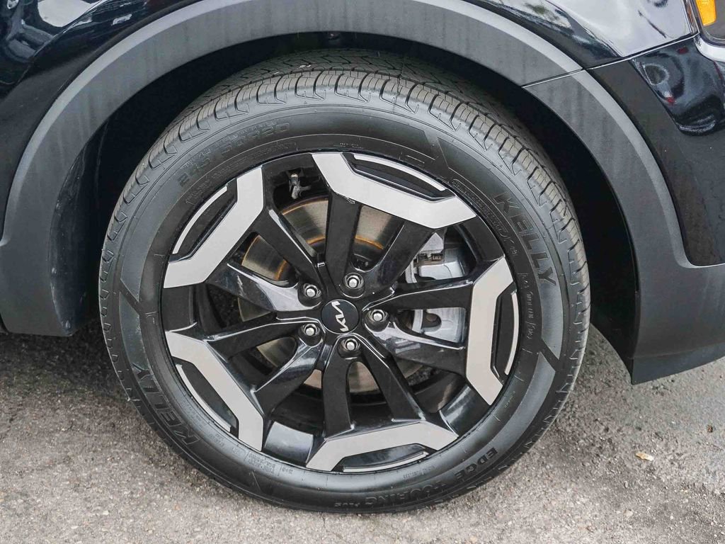 Used 2024 Kia Telluride EX w/ EX Captain's Chair Package FWD image 10