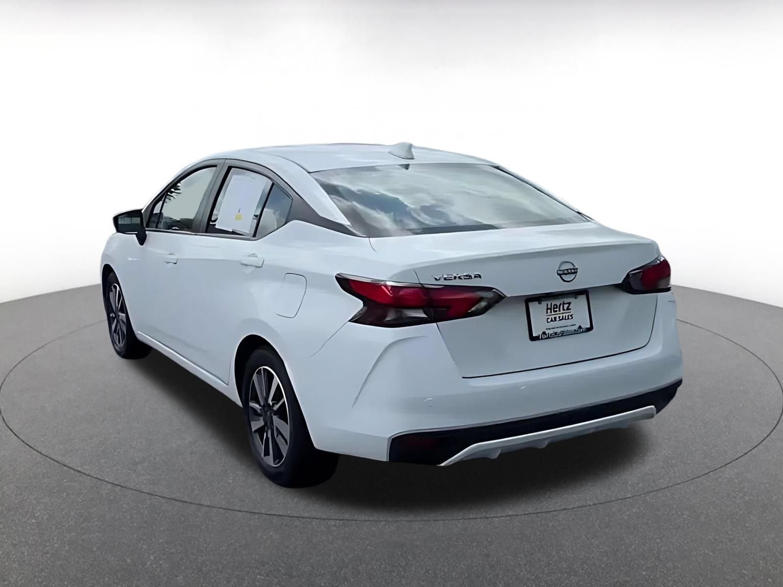Used 2025 Nissan Versa SV FWD image 11